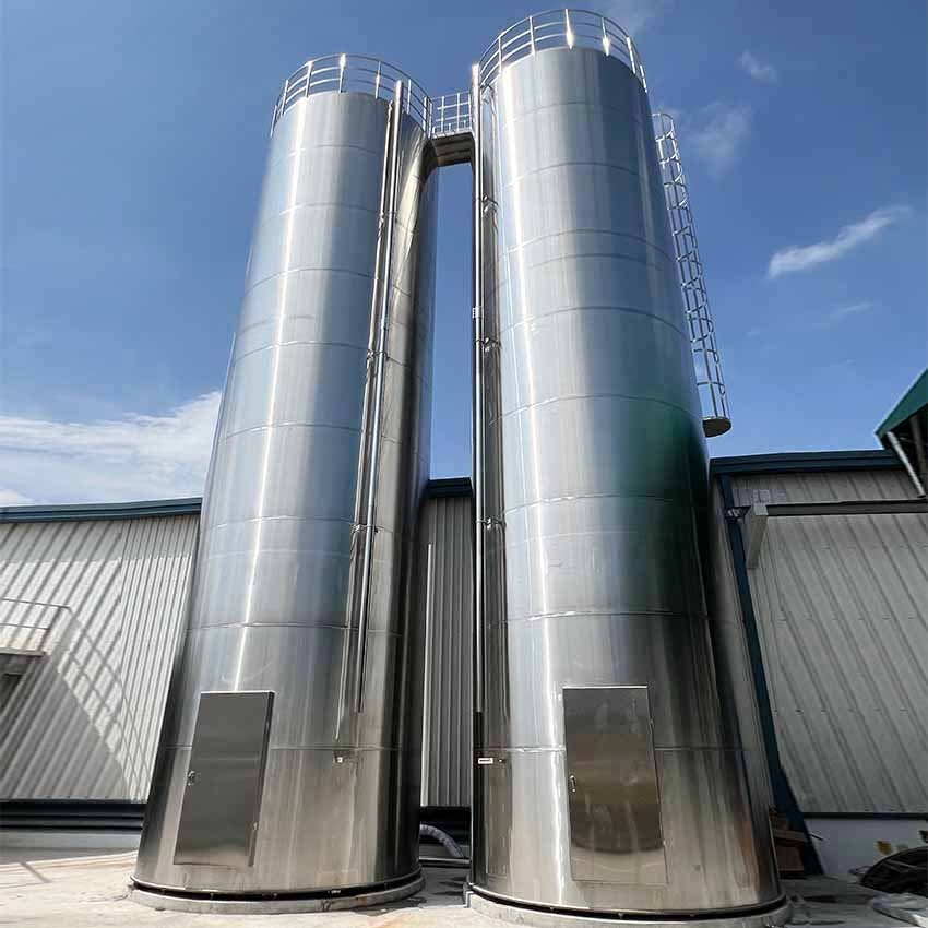 Silo stórála lasmuigh le córas stórais Chliste